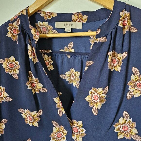 EUC LIKE NEW LOFT MEDALLION FLORAL PRINT SPLIT V NECK LONGSLEEVES TOP SIZE XL - Picture 5 of 16